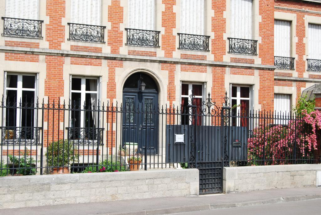 Chambre D'Hotes L'Ambroise Troyes Exterior photo